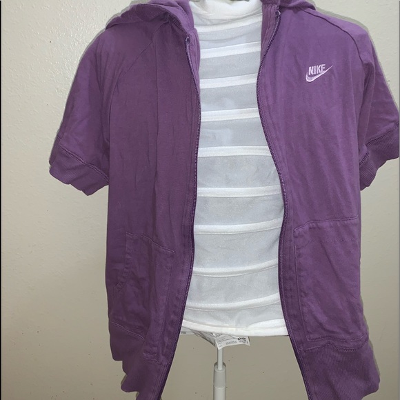 Nike short sleeve jacket - Picture 2 of 3